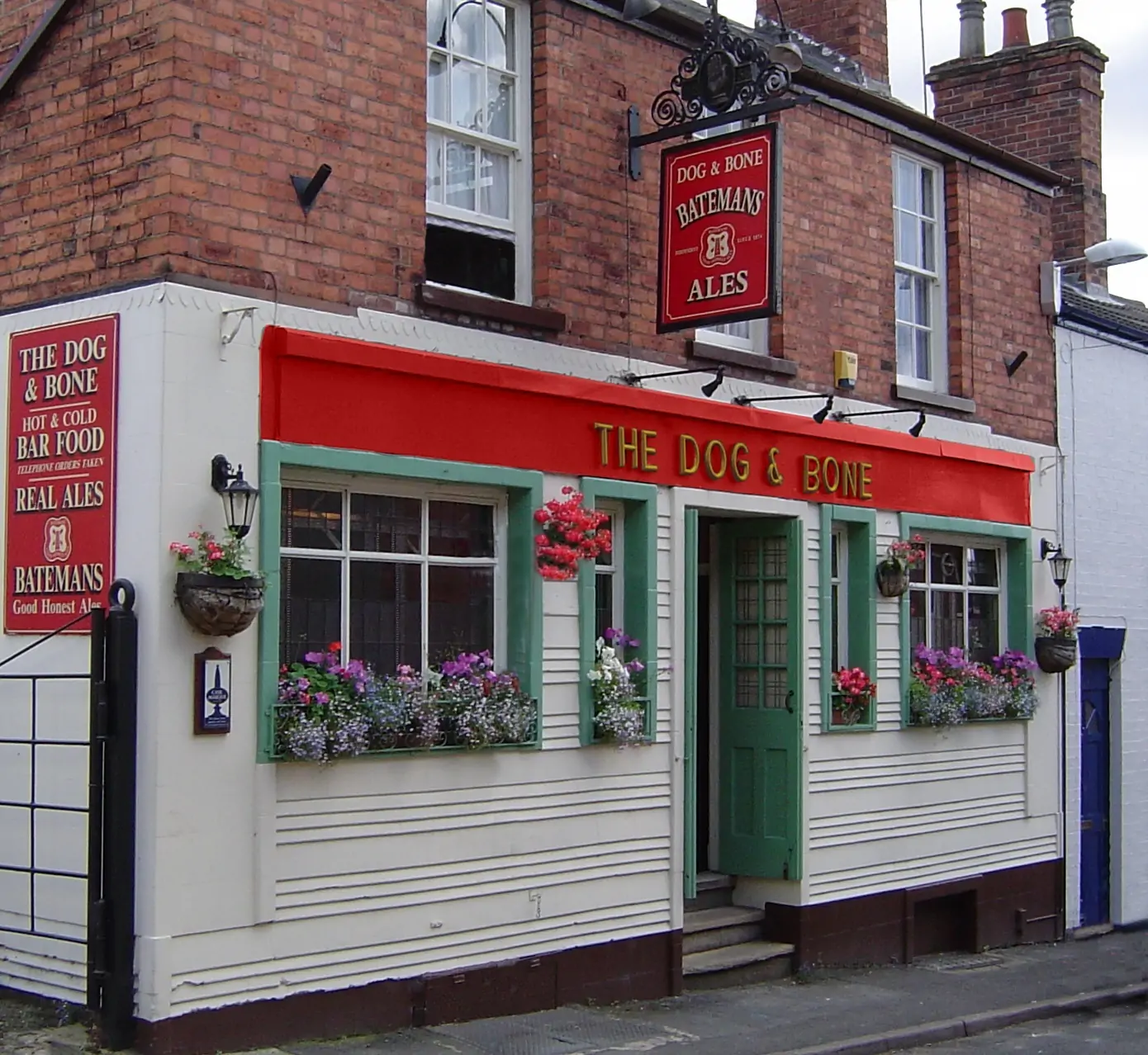 The Dog & Bone Pub Lincoln - Outside