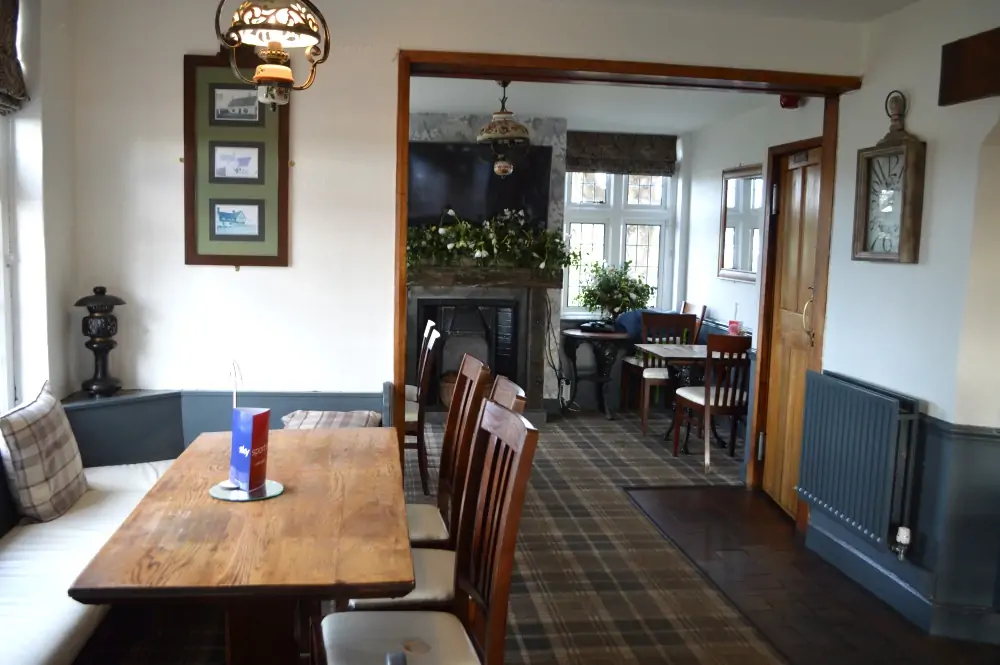 Batemans Pub - Ball House, Boston - Restaurant