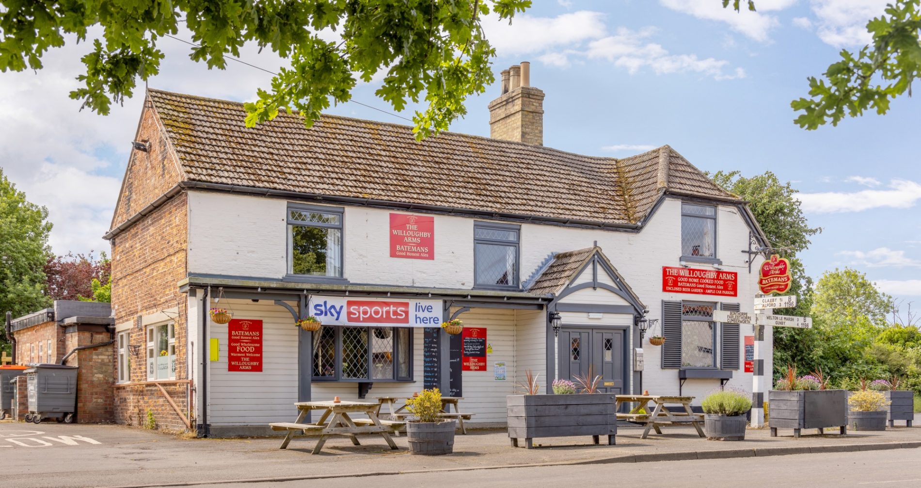 Willoughby Arms in Alford