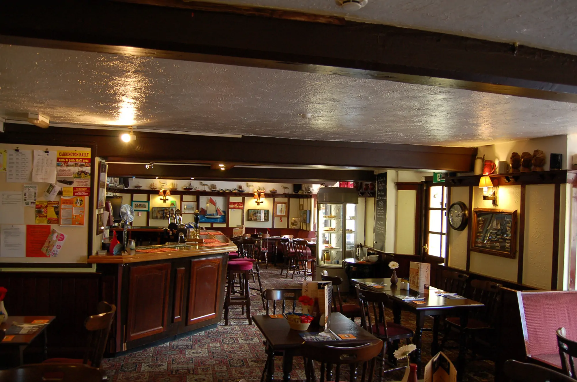 Castle Inn Boston - Bar Area