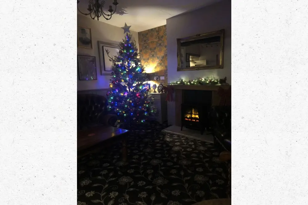 Fighting Cocks 18th Century Pub Grantham - Batemans Brewery Pub - Christmas Tree