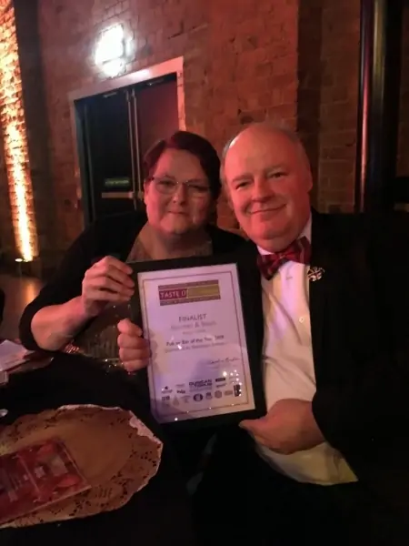 Mal & Diane Gray from Butcher & Beast receive an award
