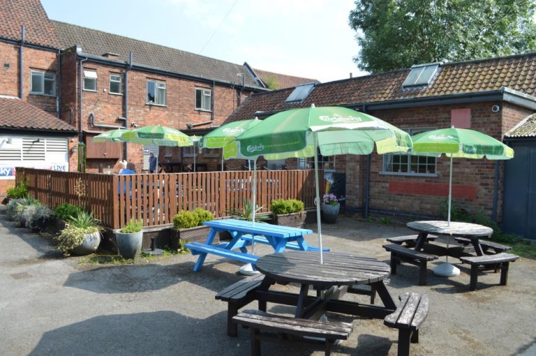 Woolpack Pub & Kitchen Skegness - Patio Area