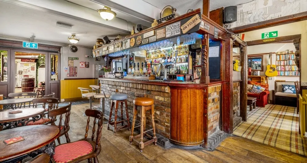Batemans Pub - Dog and Bone Lincoln - Bar