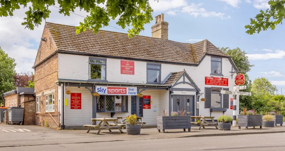 Batemans Pub - Willoughby Arms - External Photo