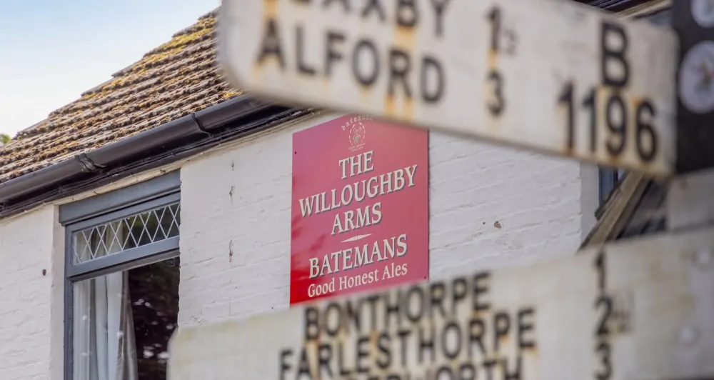 Batemans Pub - Willoughby Arms - External Photo Signs