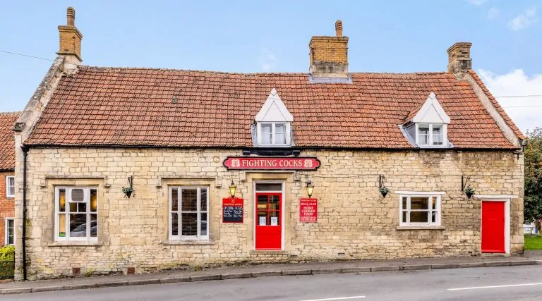 Fighting Cocks (Corby Glen)