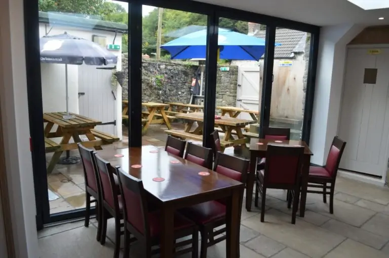 Kings Head Bonsall - Batemans Pub