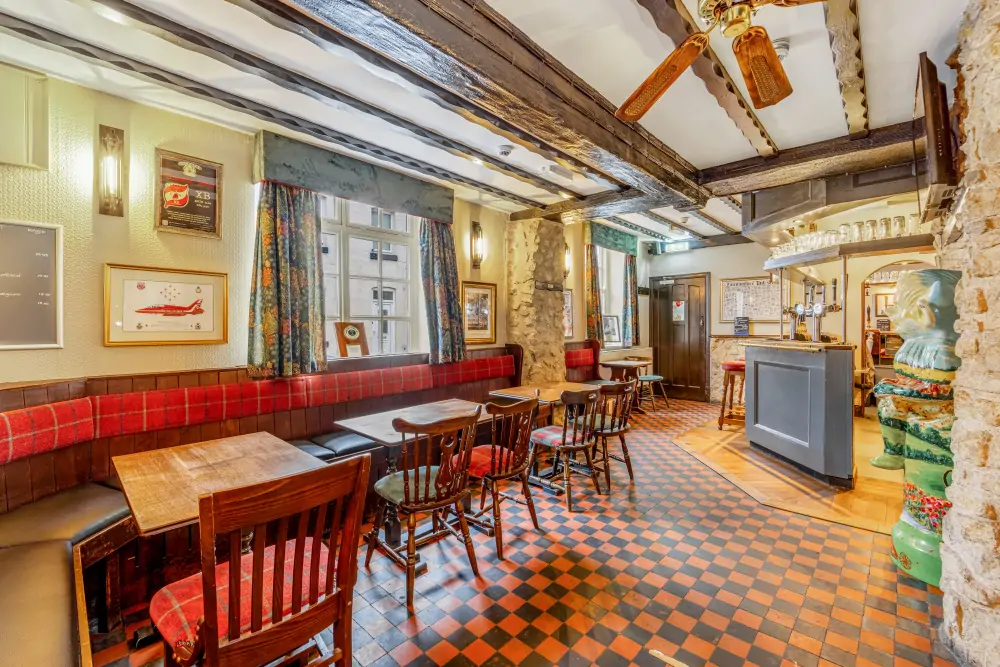 Batemans Queen In The West Lincoln