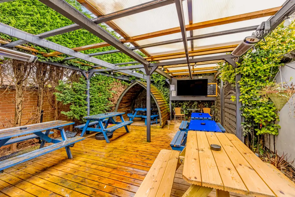 Batemans Queen In The West Lincoln - Patio