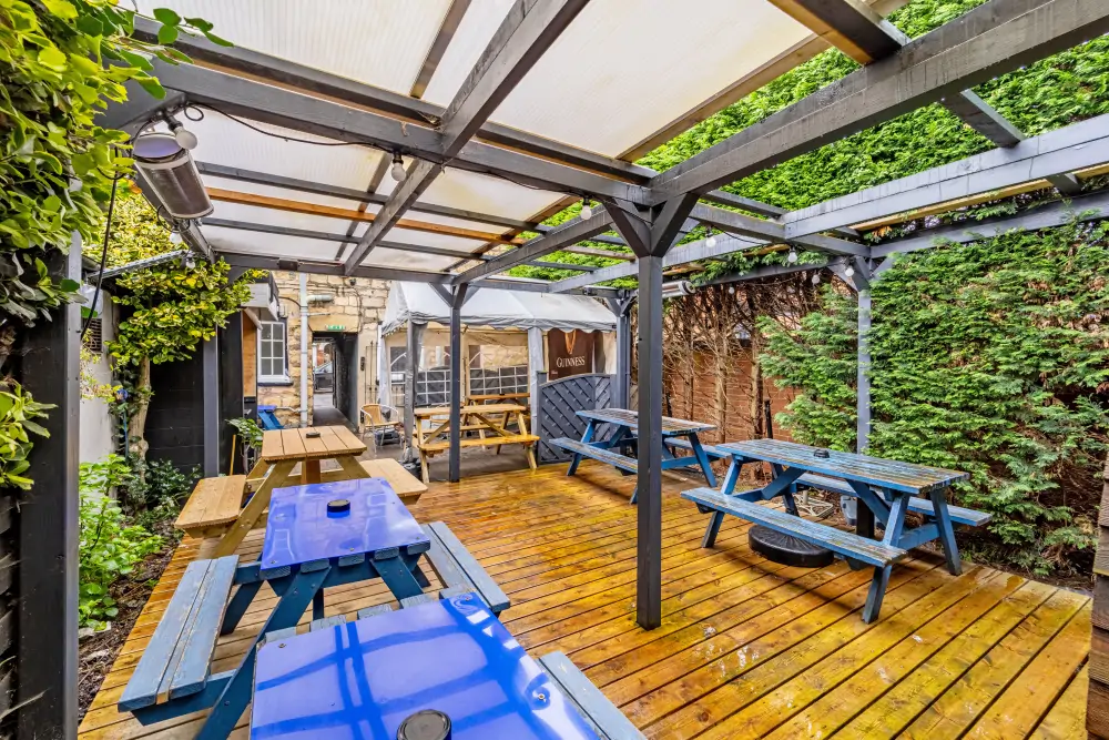 Batemans Queen In The West Lincoln - Patio