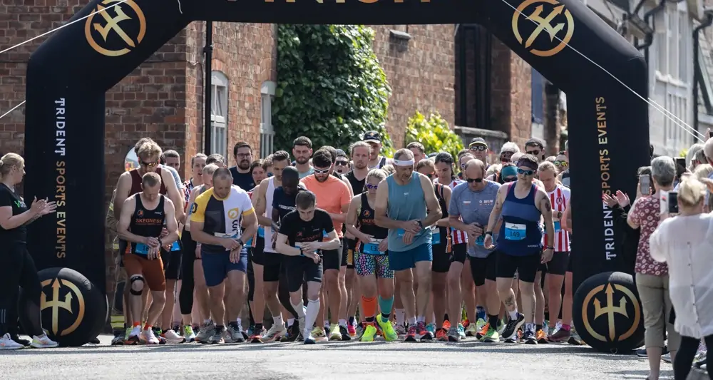 Five Generations Charity Fun Run - Runners setting off