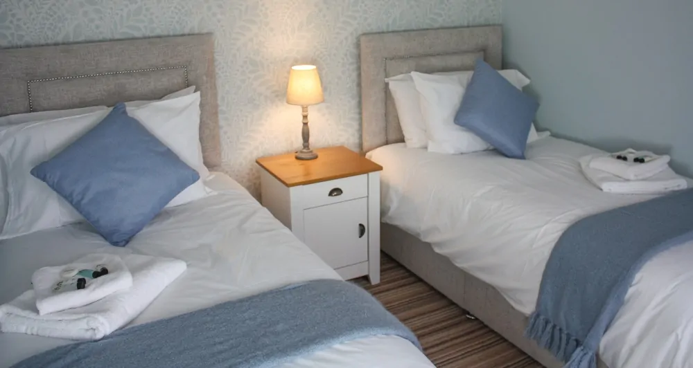 The Bell Hotel - Bell Cottages - Doorbell - Bedroom