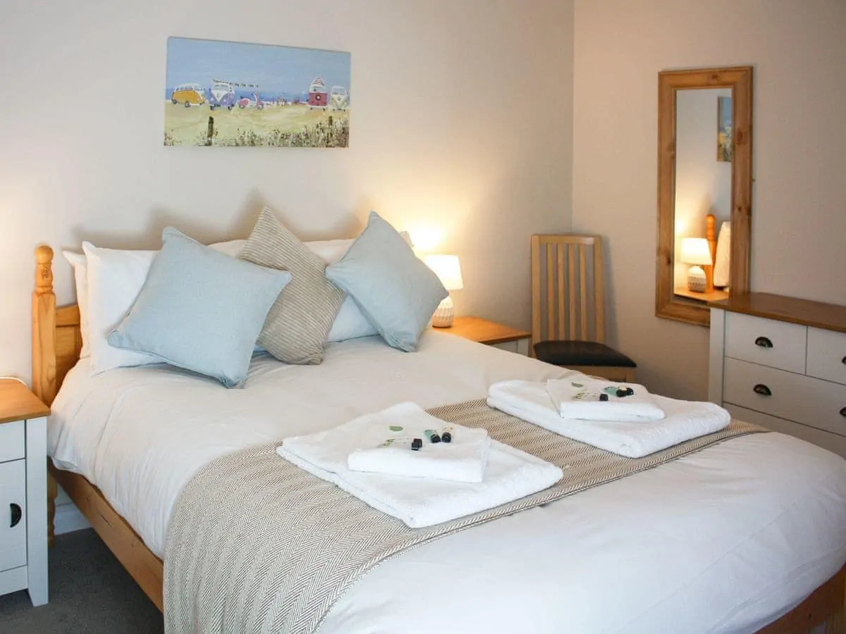 The Bell Hotel - Bell Cottages - Ring of Bells - Bedroom