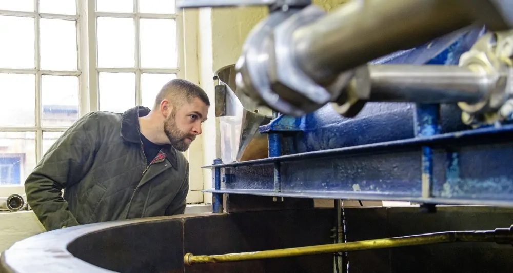 Batemans Brewery Tour - Man in Victorian Brewhouse