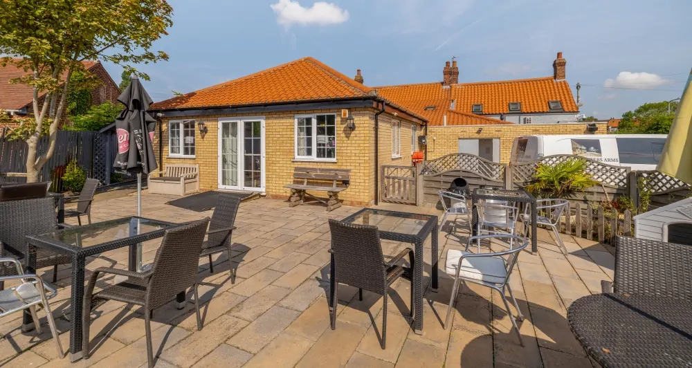 Batemans Pub - Carpenters Arms, Fiskerton - Beer Garden / Patio