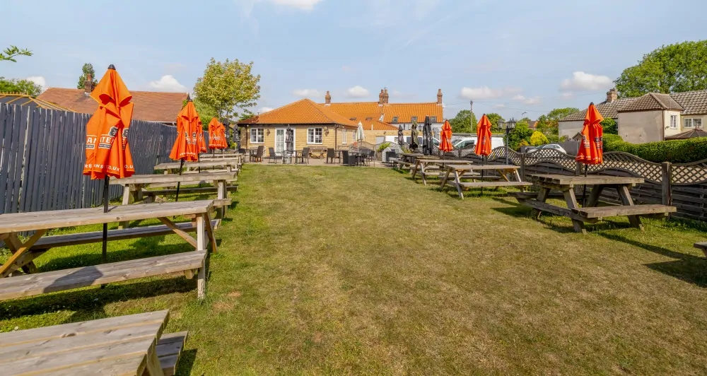 Batemans Pub - Carpenters Arms, Fiskerton - PV - Beer Garden